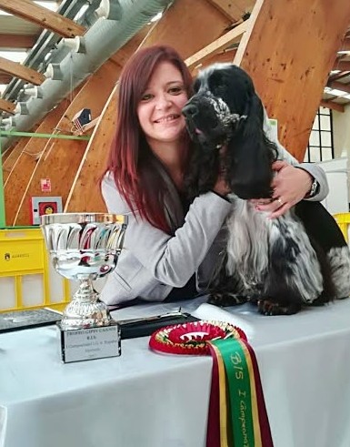 Jennifer Rodríguez en una competición de estilismo canino